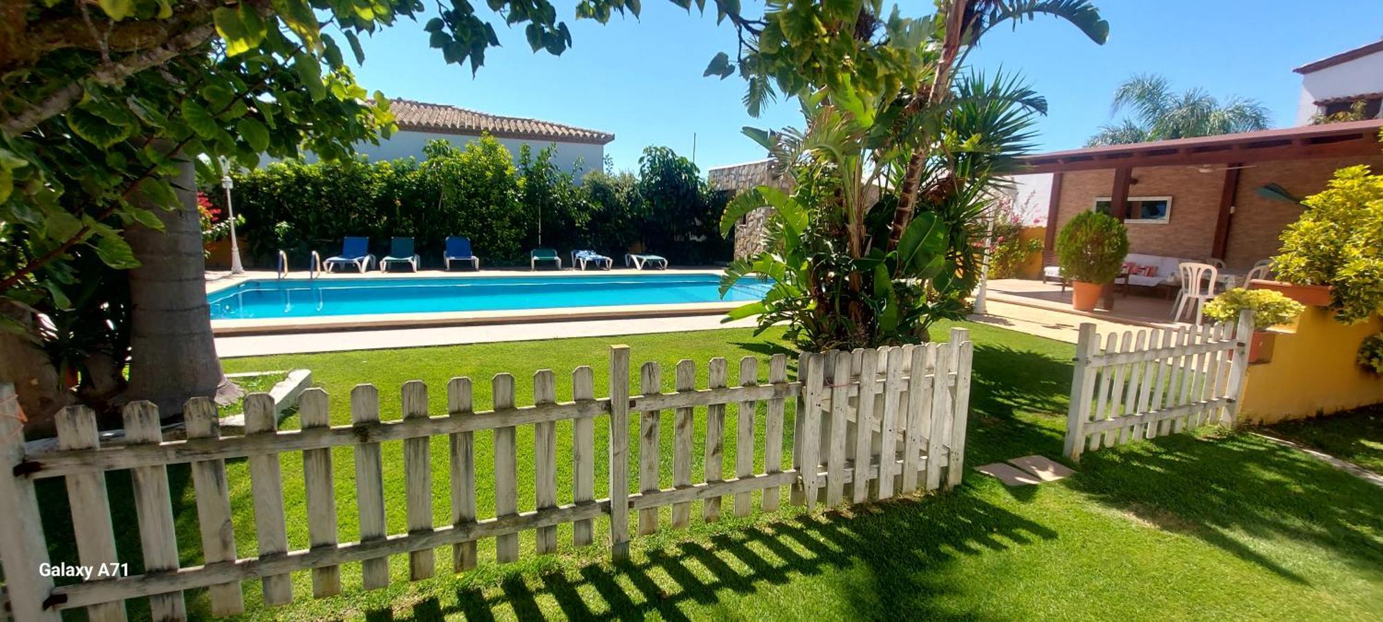 Chalet la Huerta con piscina chimenea y Wifi Conil De La Frontera Exterior foto
