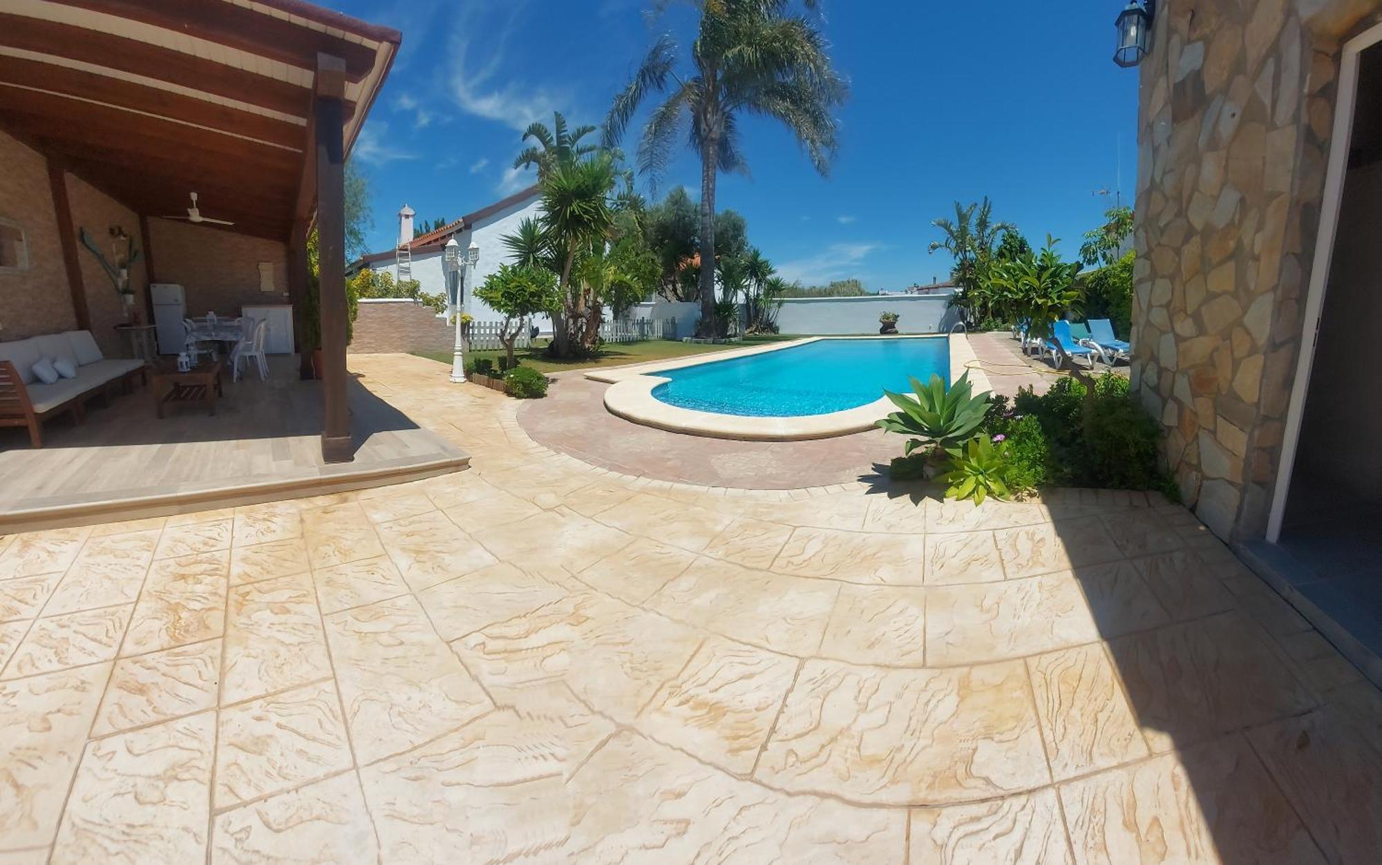 Chalet la Huerta con piscina chimenea y Wifi Conil De La Frontera Exterior foto