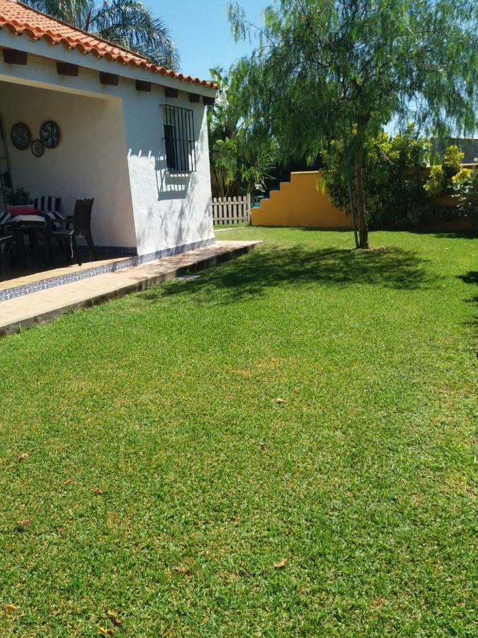 Chalet la Huerta con piscina chimenea y Wifi Conil De La Frontera Exterior foto