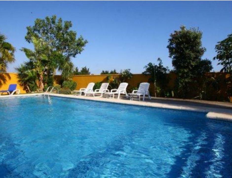 Chalet la Huerta con piscina chimenea y Wifi Conil De La Frontera Exterior foto