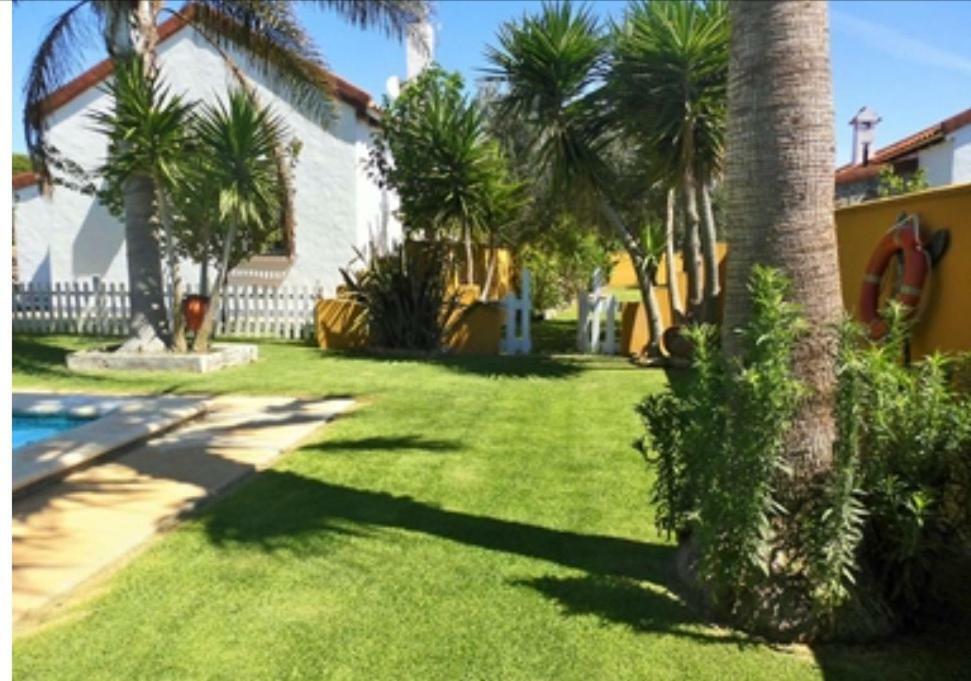 Chalet la Huerta con piscina chimenea y Wifi Conil De La Frontera Exterior foto