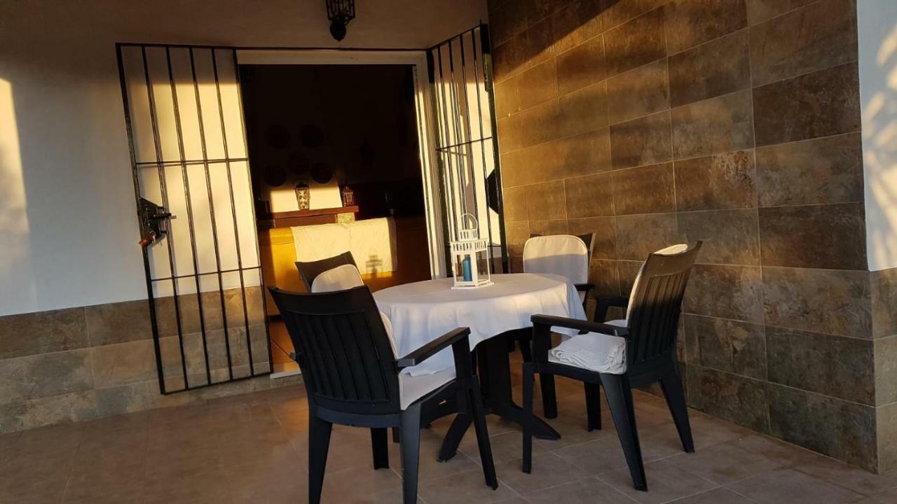 Chalet la Huerta con piscina chimenea y Wifi Conil De La Frontera Exterior foto