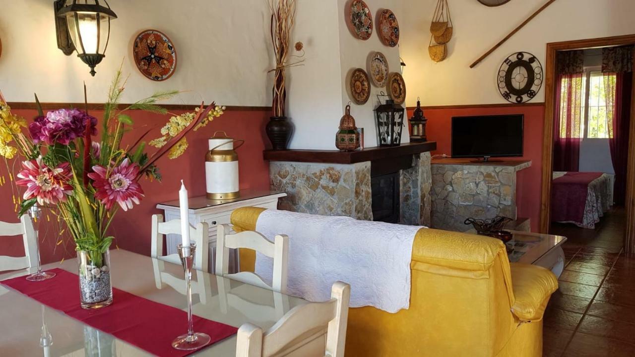 Chalet la Huerta con piscina chimenea y Wifi Conil De La Frontera Exterior foto